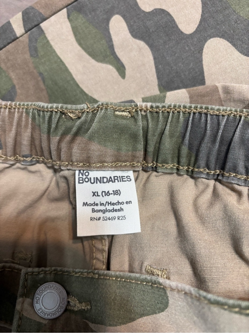 No Boundaries Women's Camo Wide-Leg Cargo Pants - Green/Tan/Brown - Picture 10 of 10